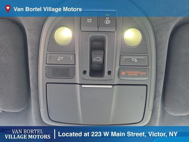 Photo of 2022 Vik Black Genesis G70
