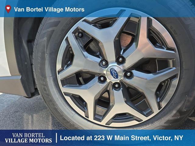Photo of 2019 Crystal White Pearl Subaru Forester