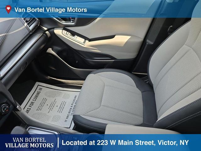 Photo of 2019 Crystal White Pearl Subaru Forester