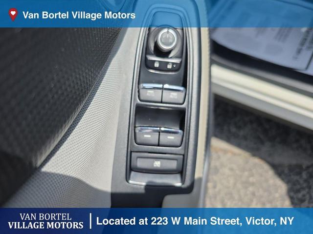 Photo of 2019 Crystal White Pearl Subaru Forester