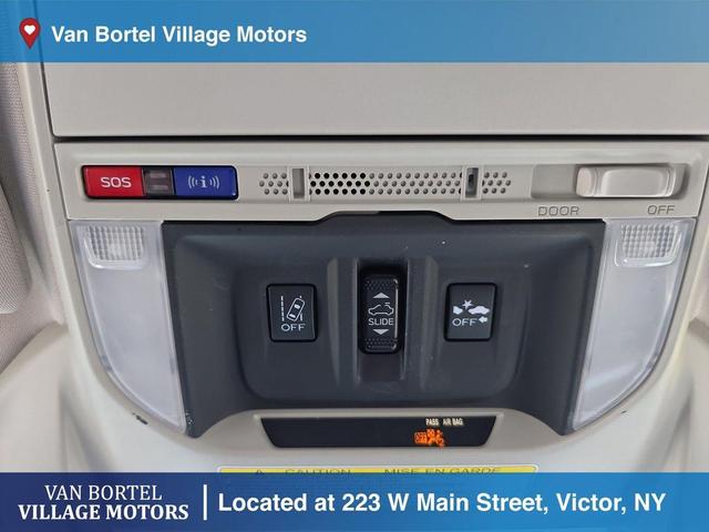 Photo of 2019 Crystal White Pearl Subaru Forester