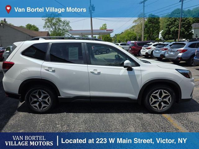 Photo of 2019 Crystal White Pearl Subaru Forester