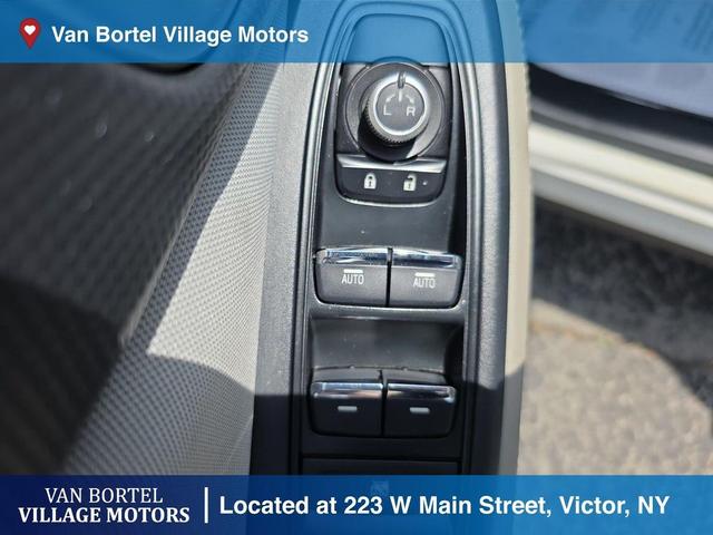 Photo of 2019 Crystal White Pearl Subaru Forester