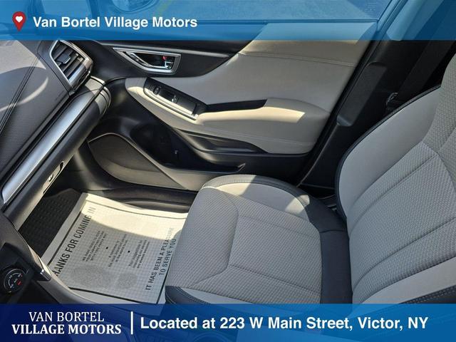 Photo of 2019 Crystal White Pearl Subaru Forester
