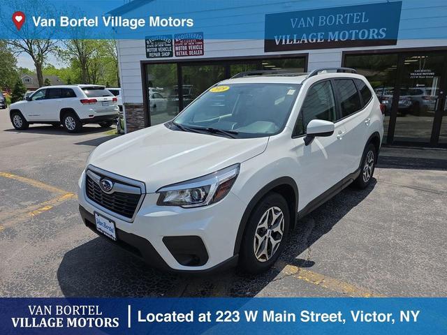 Photo of 2019 Crystal White Pearl Subaru Forester