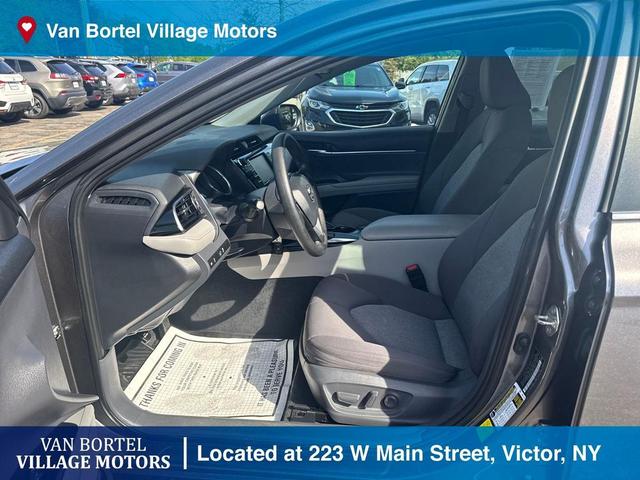 Photo of 2019 Predawn Gray Mica Toyota Camry