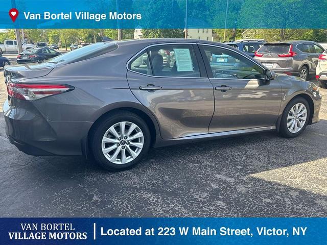 Photo of 2019 Predawn Gray Mica Toyota Camry