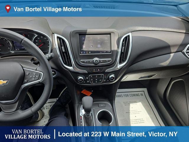 Photo of 2022 Blue Glow Metallic Chevrolet Equinox