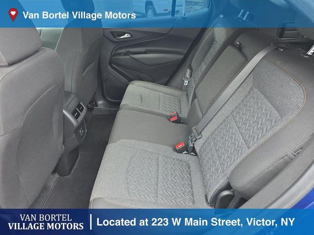 Photo of 2022 Blue Glow Metallic Chevrolet Equinox