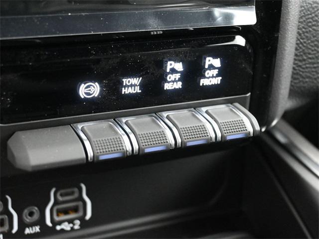 Photo of 2025 Diamond Black Crystal Pearlcoat RAM 3500