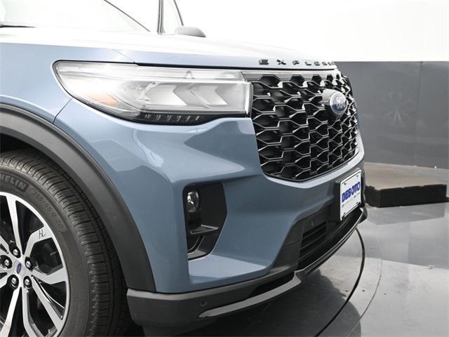 Photo of 2025 Vapor Blue Metallic Ford Explorer