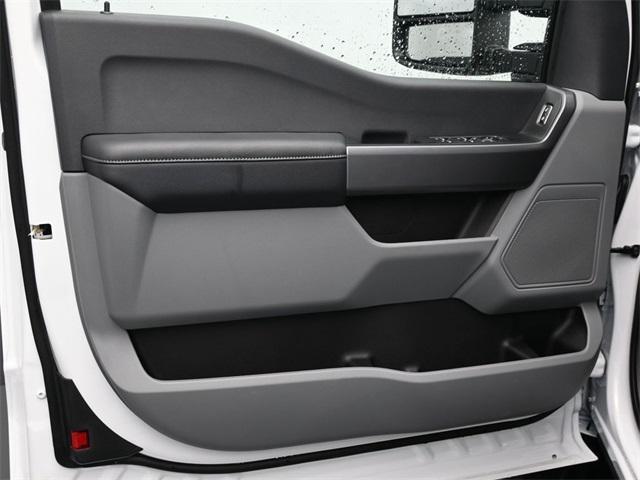 Photo of 2025 Oxford White Ford F-350