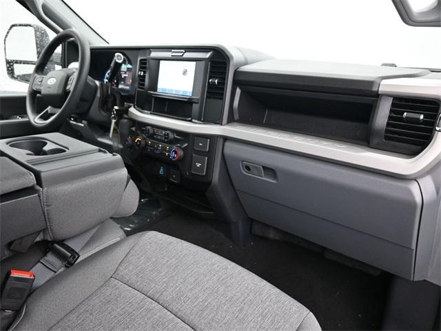 Photo of 2025 Oxford White Ford F-350