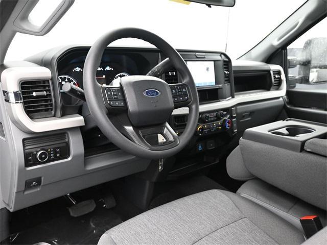 Photo of 2025 Oxford White Ford F-350