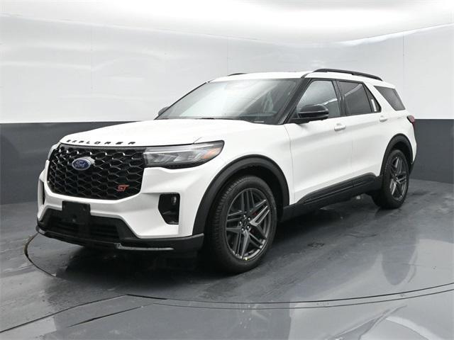 Photo of 2025 Star White Metallic Tri-Coat Ford Explorer