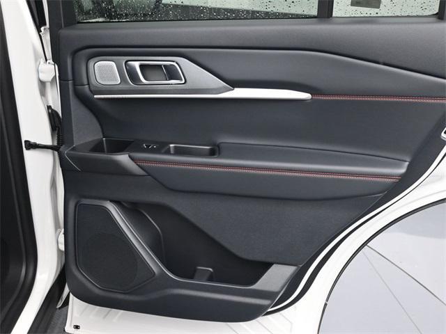 Photo of 2025 Star White Metallic Tri-Coat Ford Explorer