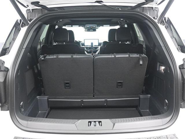 Photo of 2025 Star White Metallic Tri-Coat Ford Explorer