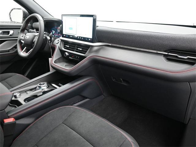 Photo of 2025 Star White Metallic Tri-Coat Ford Explorer