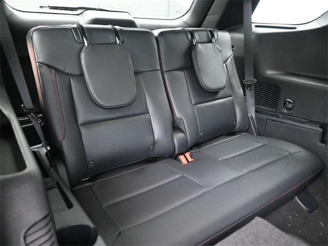 Photo of 2025 Star White Metallic Tri-Coat Ford Explorer