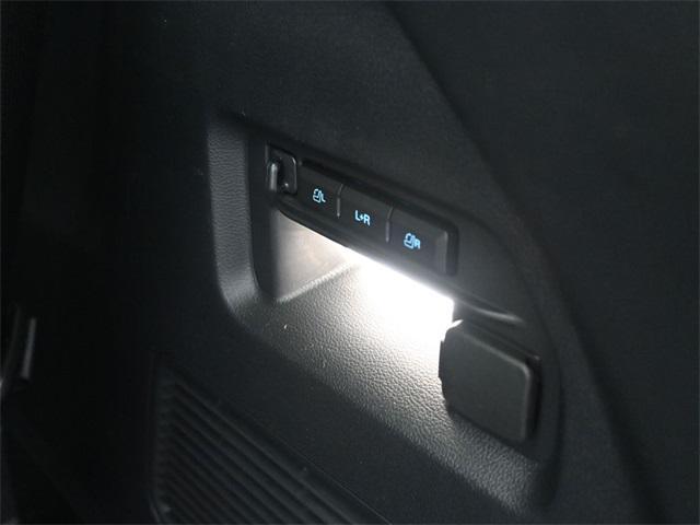 Photo of 2025 Star White Metallic Tri-Coat Ford Explorer