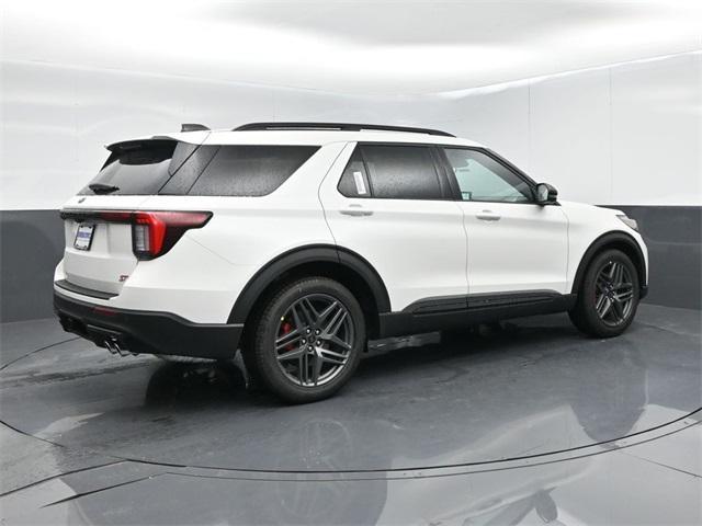 Photo of 2025 Star White Metallic Tri-Coat Ford Explorer