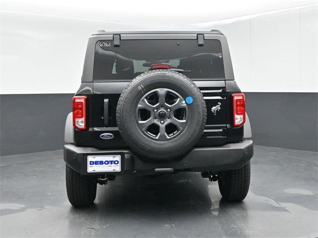 Photo of 2025 Shadow Black Ford Bronco
