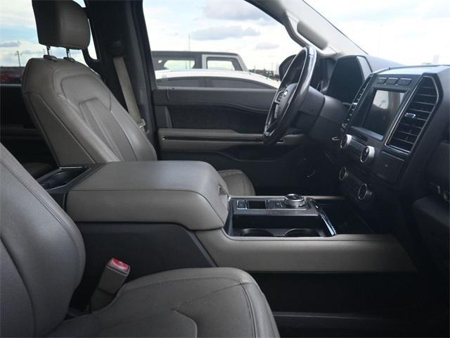 Photo of 2018 Shadow Black Ford Expedition Max