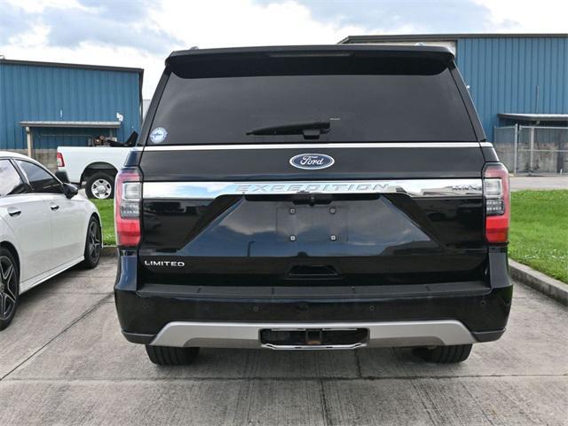 Photo of 2018 Shadow Black Ford Expedition Max
