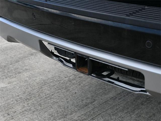 Photo of 2018 Shadow Black Ford Expedition Max