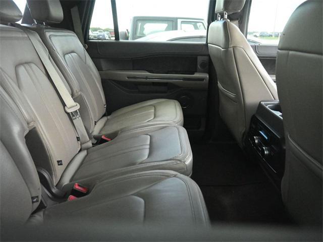 Photo of 2018 Shadow Black Ford Expedition Max