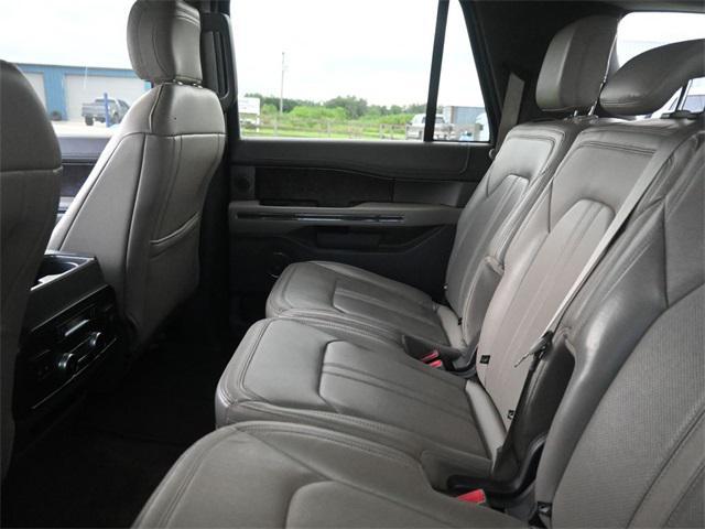 Photo of 2018 Shadow Black Ford Expedition Max