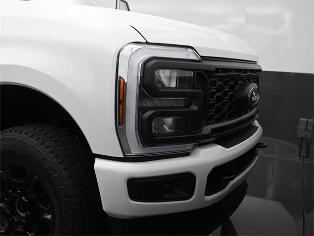 Photo of 2025 Oxford White Ford F-350