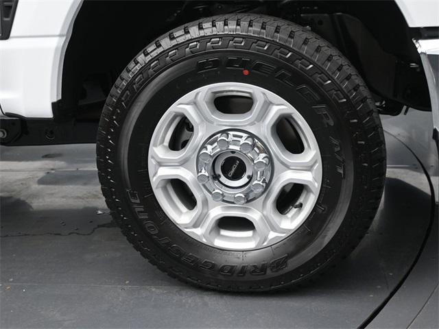 Photo of 2025 Oxford White Ford F-350