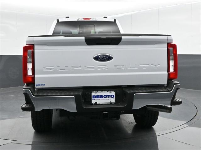 Photo of 2025 Oxford White Ford F-350