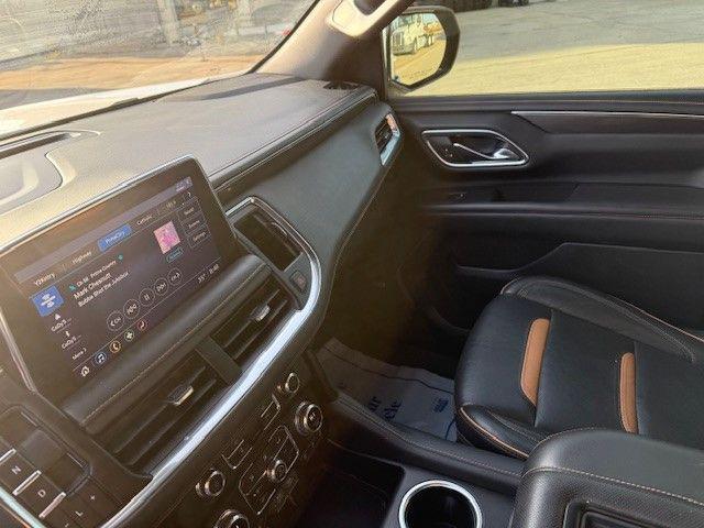 Photo of 2021 White GMC Yukon XL