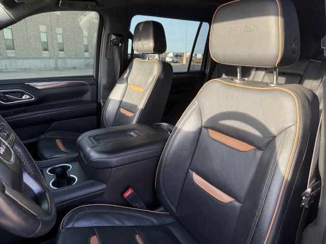 Photo of 2021 White GMC Yukon XL