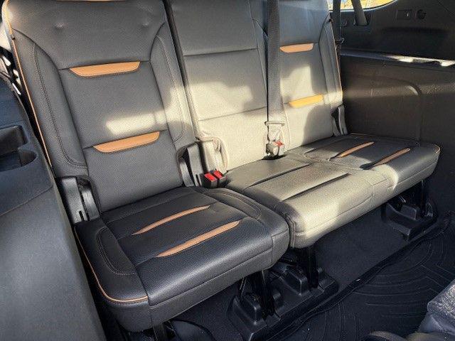 Photo of 2021 White GMC Yukon XL