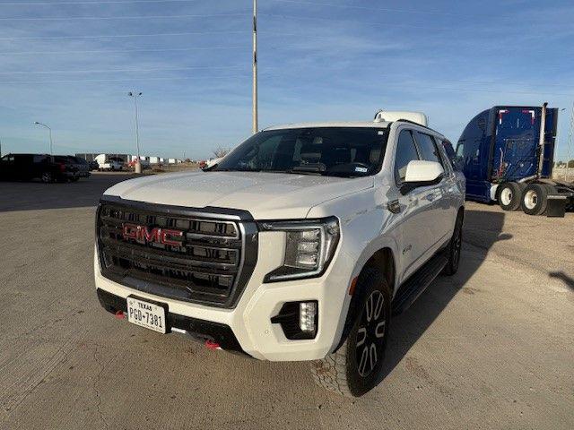 Photo of 2021 White GMC Yukon XL