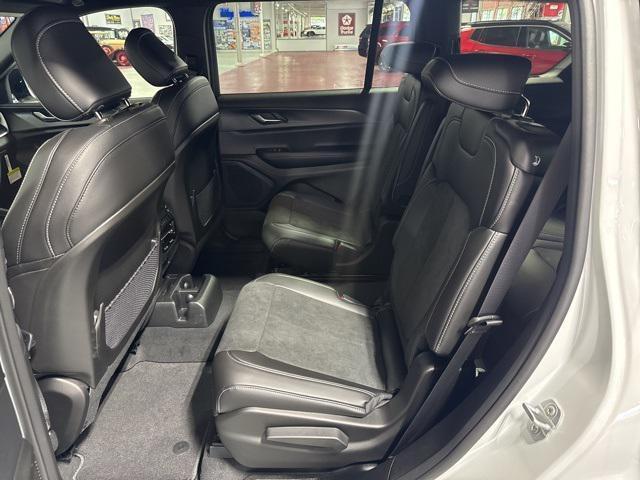 Photo of 2025 Bright White Clearcoat Jeep Grand Cherokee L
