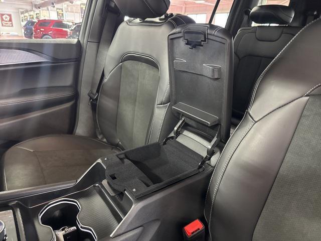 Photo of 2025 Bright White Clearcoat Jeep Grand Cherokee L
