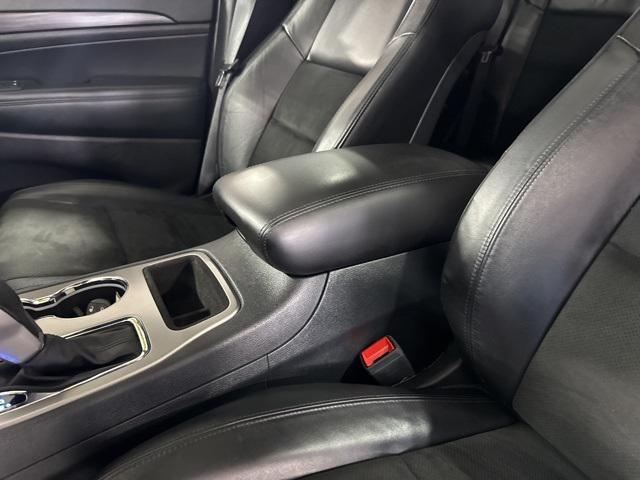 Photo of 2019 Bright White Clearcoat Jeep Grand Cherokee