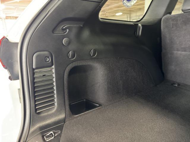 Photo of 2019 Bright White Clearcoat Jeep Grand Cherokee