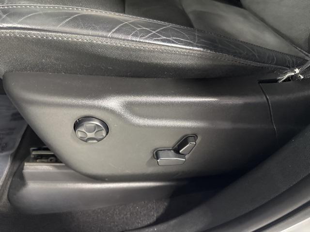 Photo of 2019 Bright White Clearcoat Jeep Grand Cherokee