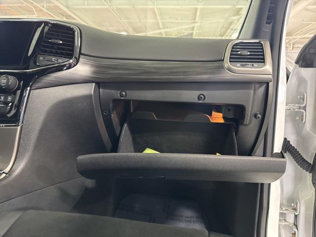 Photo of 2019 Bright White Clearcoat Jeep Grand Cherokee