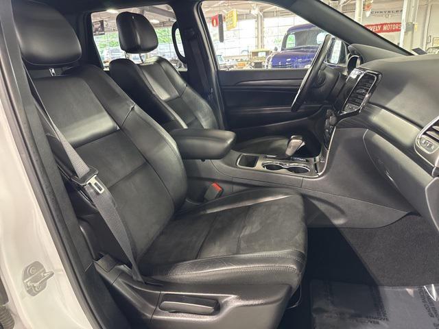 Photo of 2019 Bright White Clearcoat Jeep Grand Cherokee