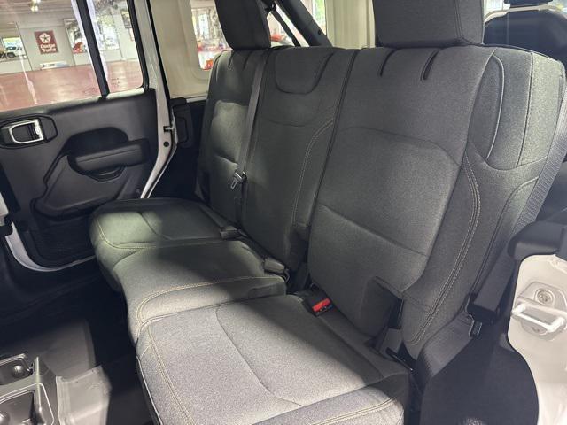 Photo of 2025 Bright White Clearcoat Jeep Wrangler