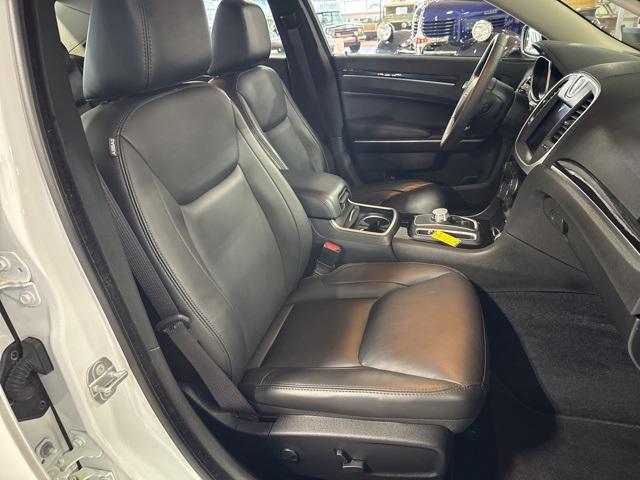 Photo of 2023 Bright White Clearcoat Chrysler 300