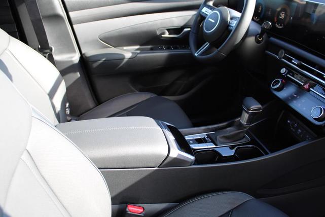 Photo of 2025 Phantom Black Hyundai TUCSON