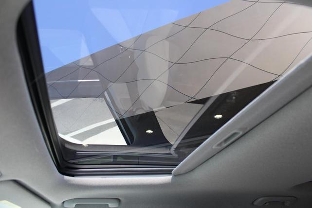 Photo of 2025 White Hyundai SANTA FE HEV