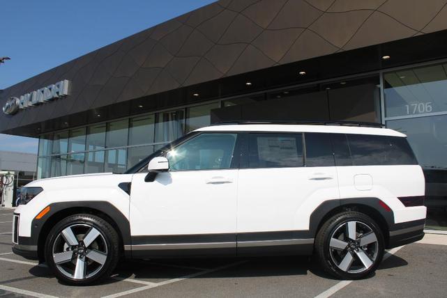 Photo of 2025 White Hyundai SANTA FE HEV